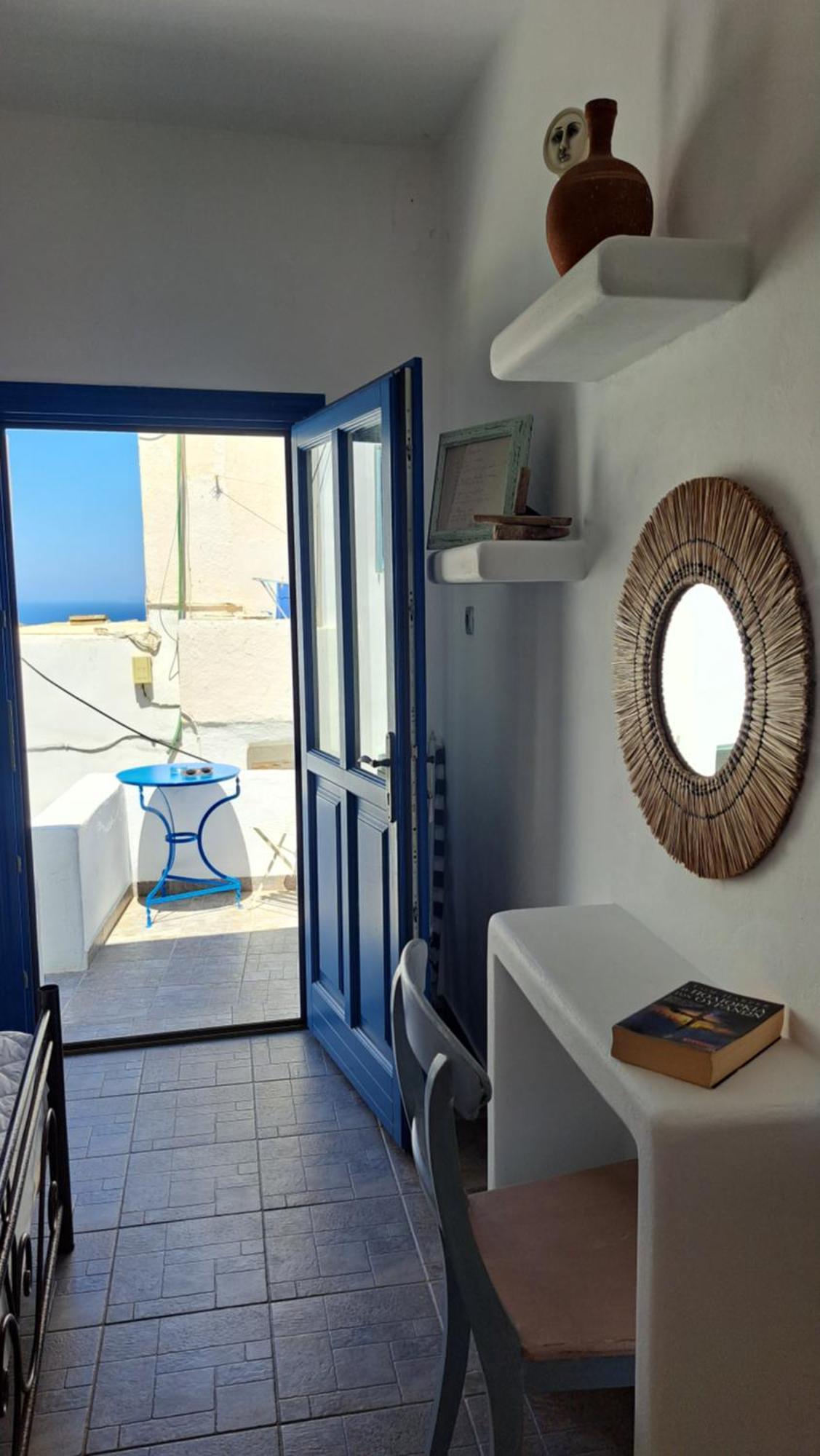 Margarita'S Rooms Folegandros Town Phòng bức ảnh