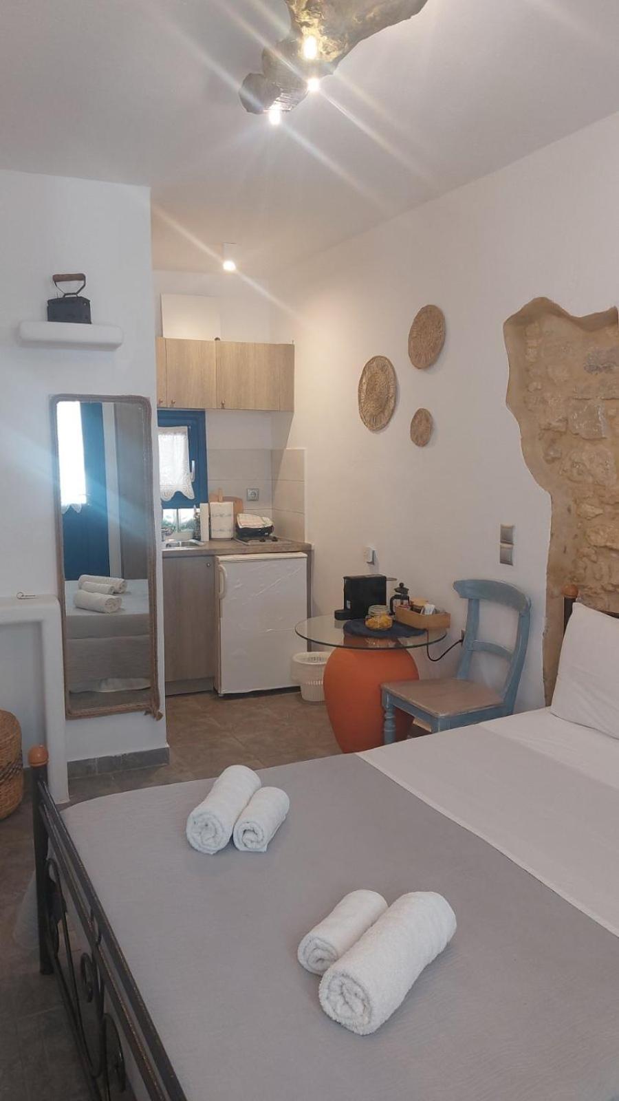 Margarita'S Rooms Folegandros Town Phòng bức ảnh