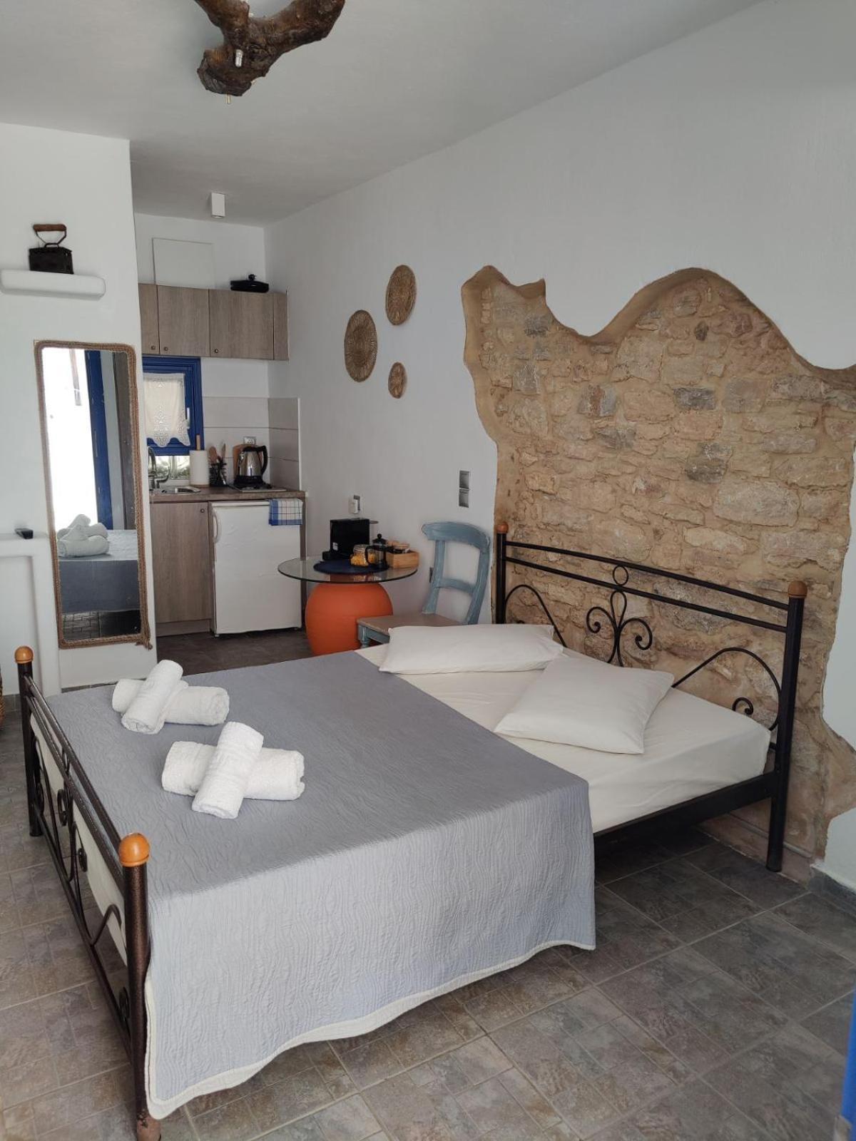 Margarita'S Rooms Folegandros Town Ngoại thất bức ảnh