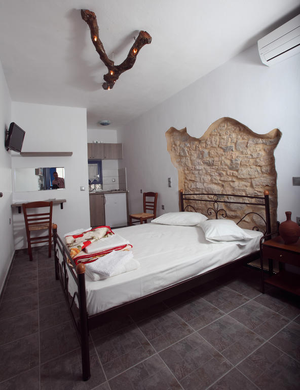 Margarita'S Rooms Folegandros Town Phòng bức ảnh